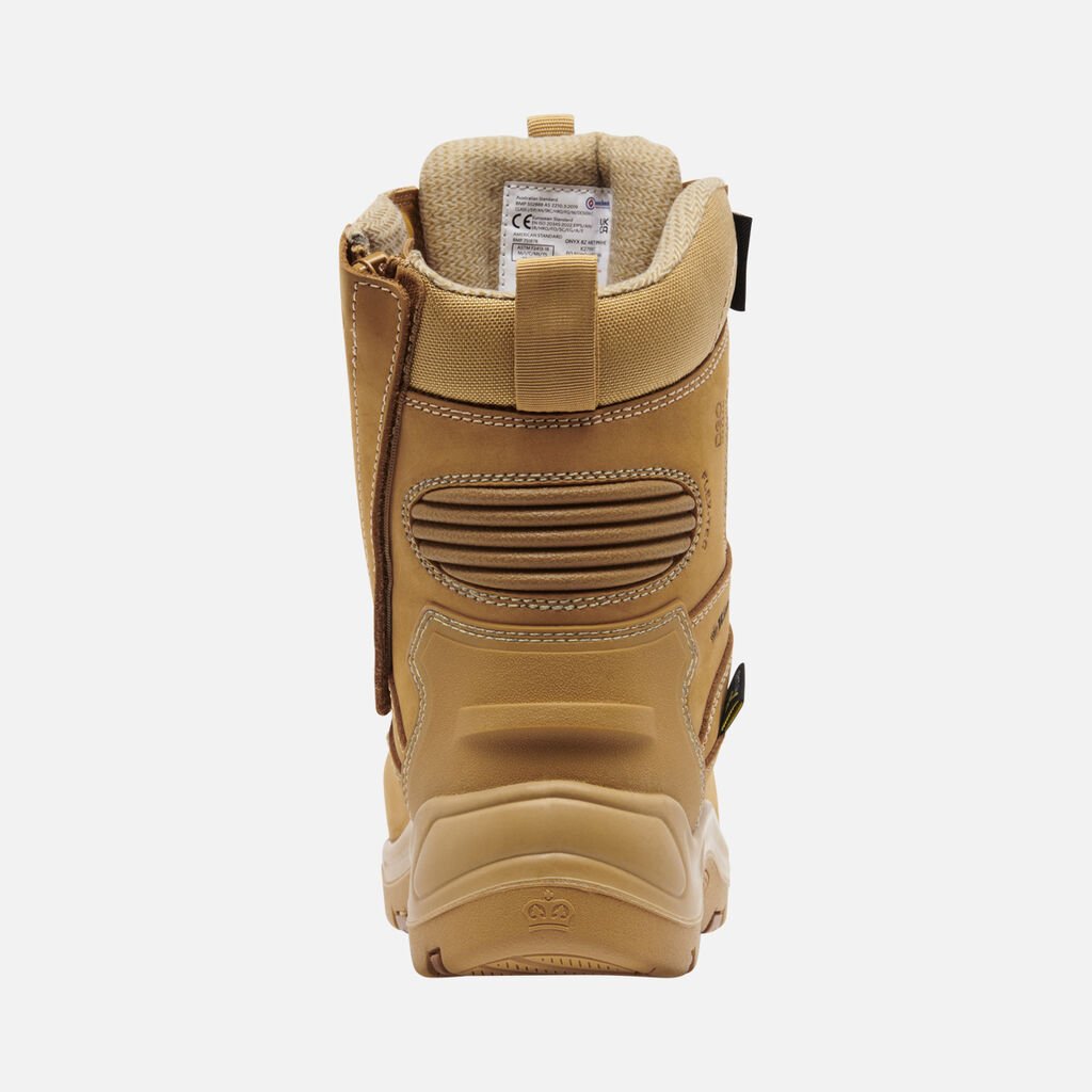 Bota de trabalho ONYX 8Z com proteção contra perfurações e proteção metatársica 