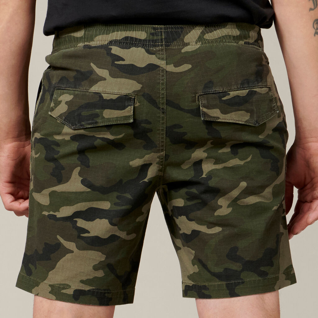 3056 CELANA PENDEK AKTIF CAMO 