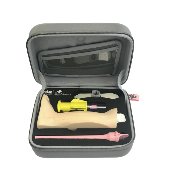 Kit NIO Infantil SIM (Treinador): NIO-I SIM (Treinador) (1) / Perna de treinamento infantil (1) / Curativo de demonstração de fixação infantil NIO (3) / Modelo ósseo branco (1) / Modelo ósseo rosa (1)