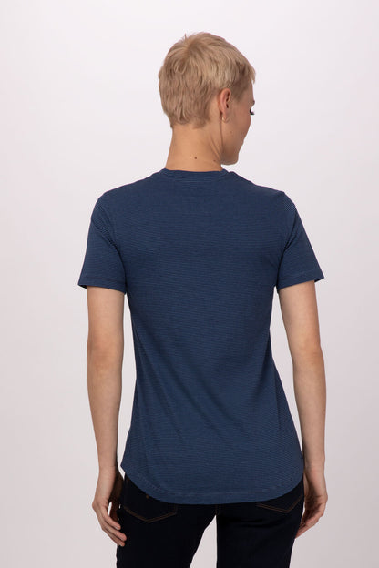 Kaos Bergaris Wanita