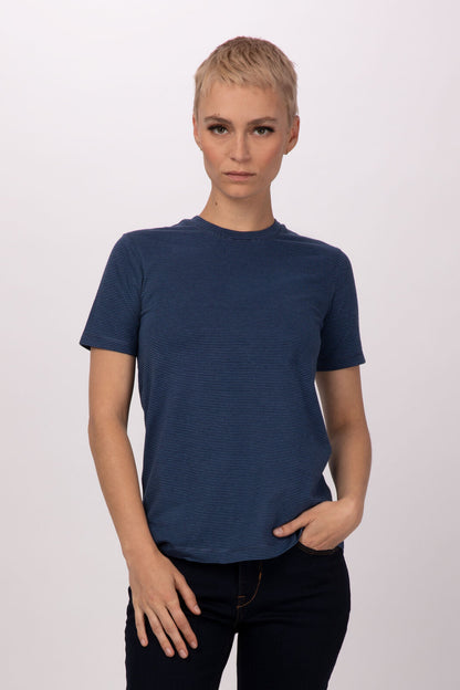 Kaos Bergaris Wanita